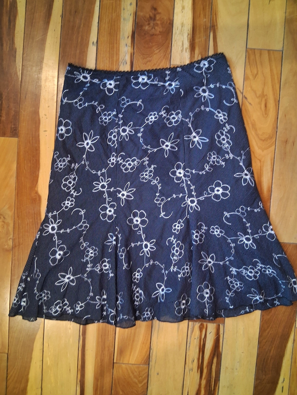 Vintage NOVITA Floral Skirt โ Made in Canada ๐จ๐ฆ - Picture 4 of 4